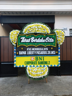 Papan Bunga Duka di Tanjungsakti Pumu