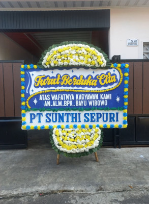 Papan Bunga Duka di Tanjungsakti Pumu