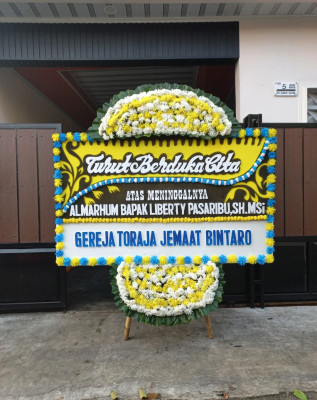 Papan Bunga Duka di Tanjungsakti Pumu