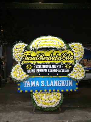 Papan Bunga Duka di Tanjungsakti Pumu