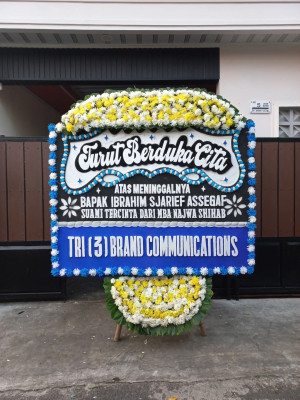 Papan Bunga Duka di Tanjungsakti Pumu